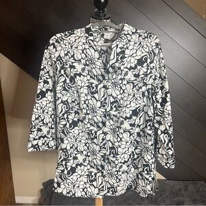 Jillian Jones‎ Linen Floral 3/4 Sleeve Button Down